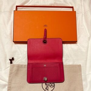Hermes wallet in excellent condition